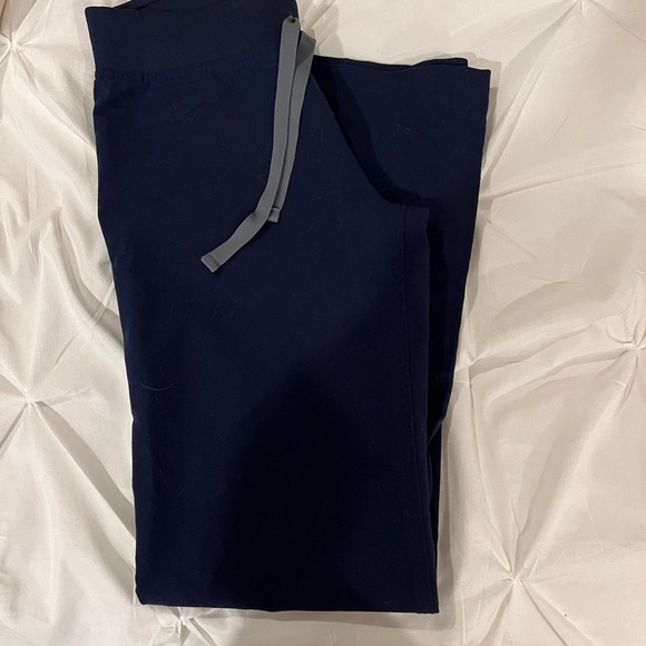 FIGS straight leg scrub pant. Never worn - Picture 2 of 3